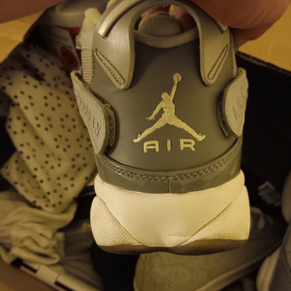 Air jordans size 7 womens - Picture 2 of 3